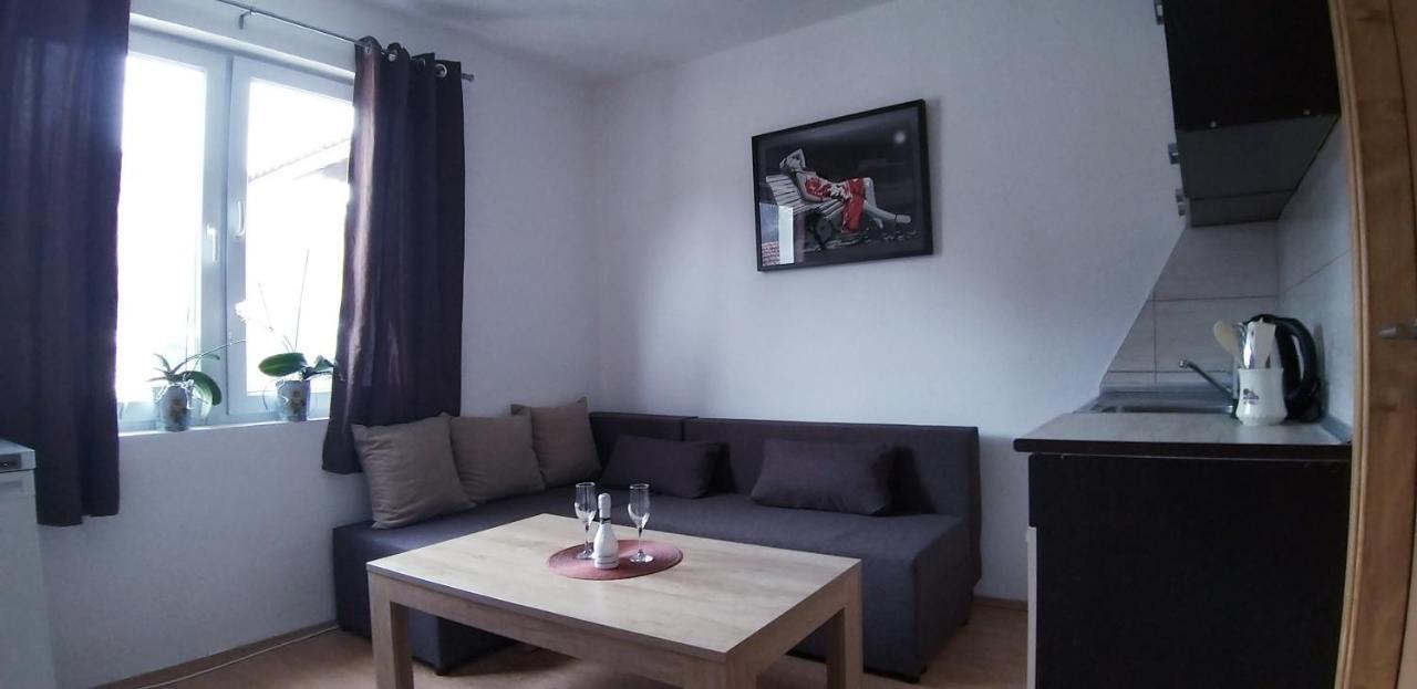 Apartment Sajra Kulen Vakuf Εξωτερικό φωτογραφία